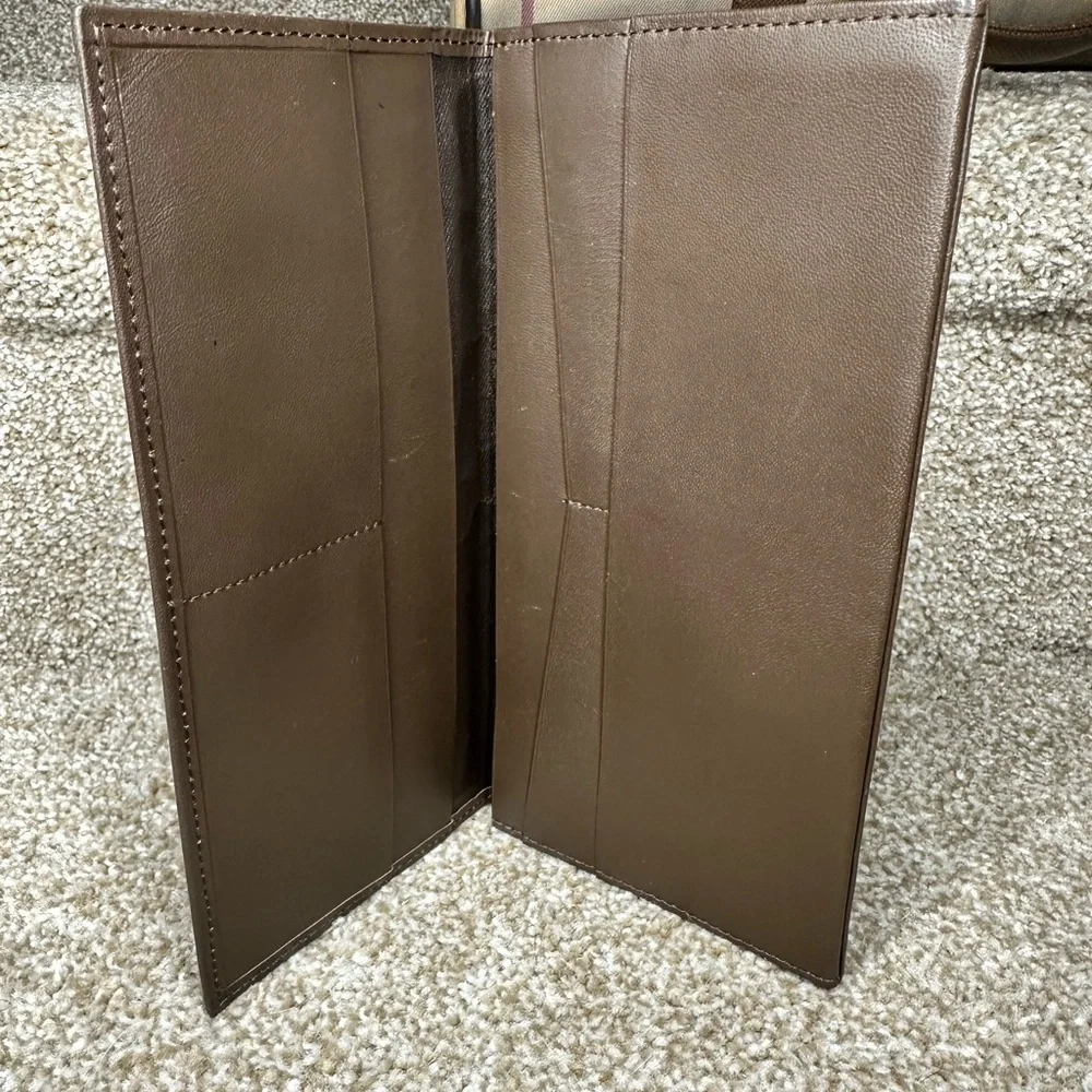 Vintage Burberry long wallet - Picture 3 of 5